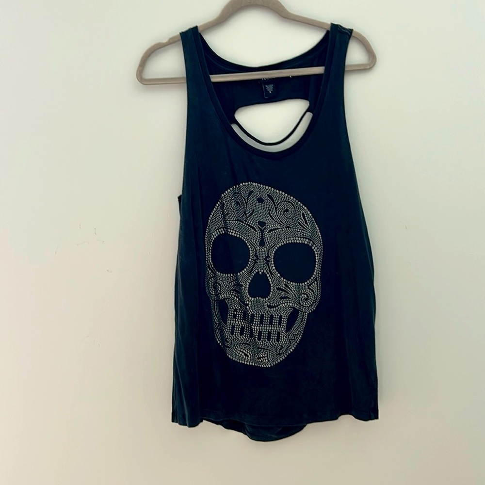 Torrid, cut back, skull tank